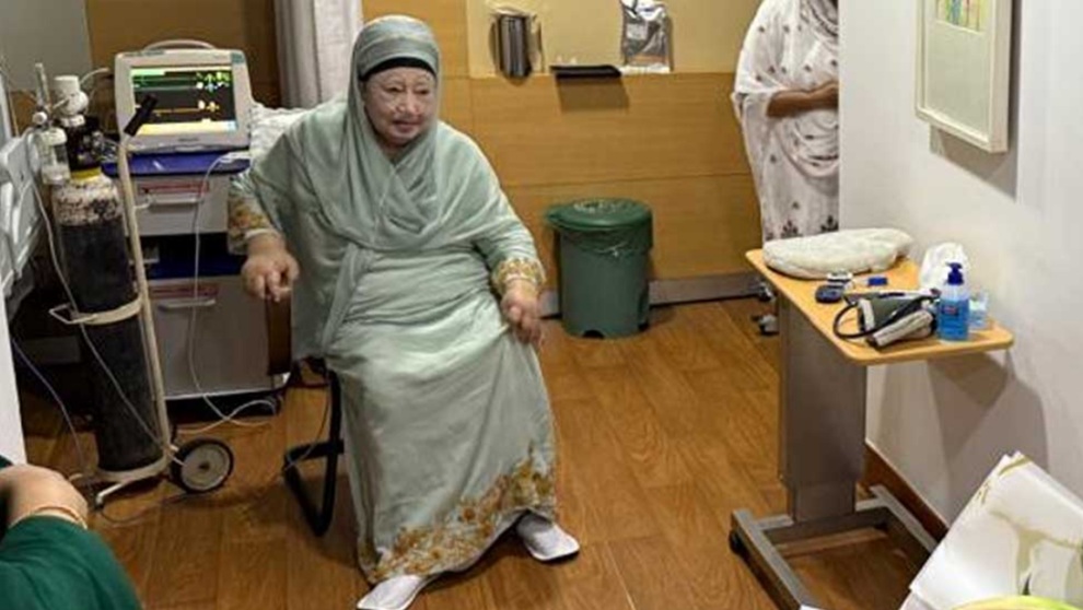 Khaleda Zia’s condition ‘extremely critical’