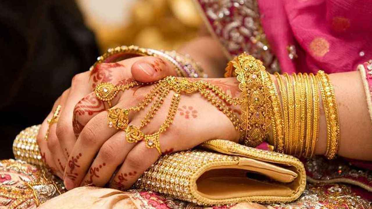 After a period of decline, the price of gold has increased again, how much is it?