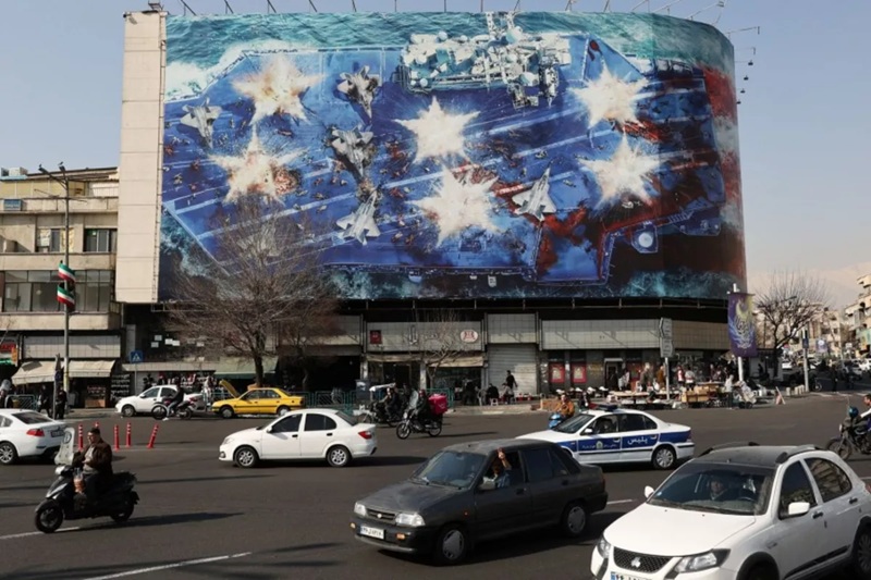 US, China advise citizens to leave Iran