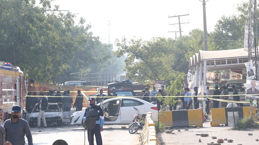 Seven Killed in Twin Roadside Bombings in Northwestern Pakistan